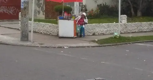 JUGO DE NARANJA Y GOMITAS CALLE 17 SUR CON 29D JUGO DE NARANJA Y GOMITAS CALLE 17 SUR CON 29D